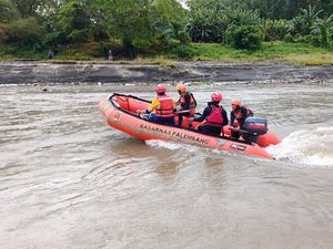Bocah 10 Tahun di Lahat Terseret Arus Sungai Lematang Saat Mandi
