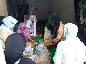 Tradisi Mipis Boreh, Ritual Kecantikan ala Keraton Kasepuhan Cirebon Tradisi Mipis Boreh, Ritual Kecantikan ala Keraton Kasepuhan Cirebon