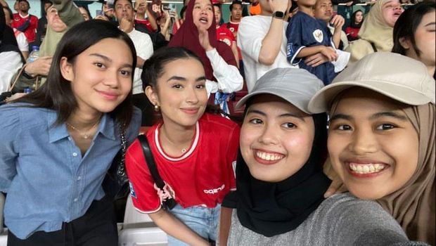 Azizah Salsha Nonton Pertandingan Timnas Azizah Salsha Nonton Pertandingan Timnas