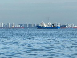 Bakamla RI Usir 5 Kapal Ikan China dari Perairan Batam