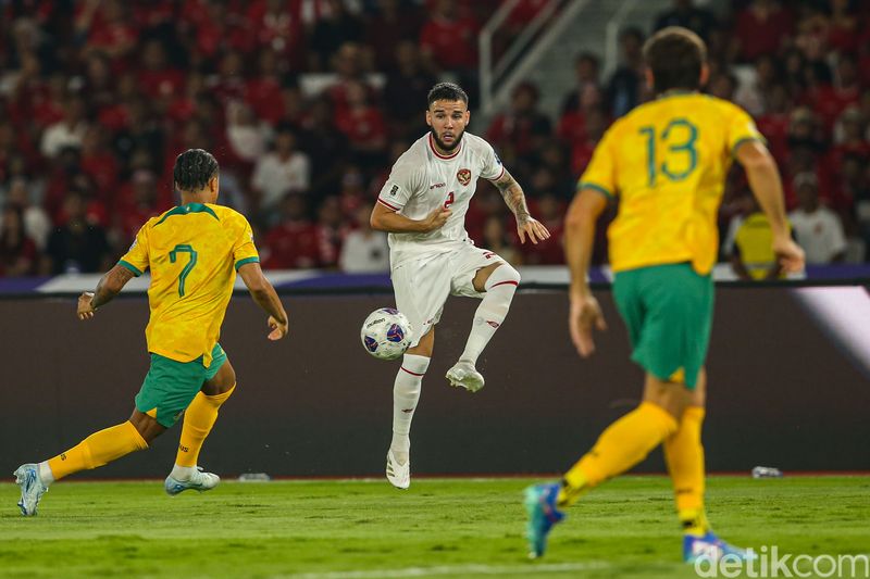 Calvin Verdonk terlihat dalam laga Indonesia vs Australia Grup C Kualifikasi Piala Dunia 2026 di Stadion Utama Gelora Bung Karno (SUGBK), Jakarta, Selasa (10/9/2024).