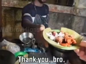Tanpa Gengsi! Mahasiswa Doktoral Jualan Ayam Goreng Kaki Lima Tanpa Gengsi! Mahasiswa Doktoral Jualan Ayam Goreng Kaki Lima