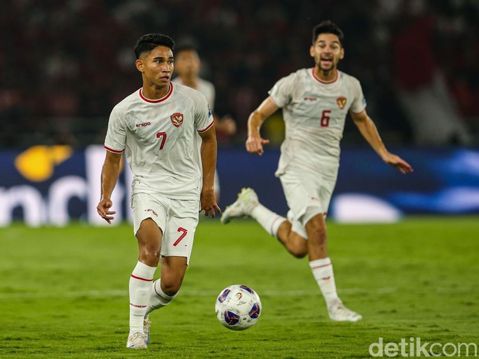 Marselino Ferdinan bermain dalam laga Indonesia vs Australia Grup C Kualifikasi Piala Dunia 2026 di Stadion Utama Gelora Bung Karno (SUGBK), Jakarta, Selasa (10/9/2024).