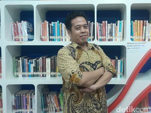 Kisah Masruri, Guru Berprestasi yang Bimbing Siswa hingga Lolos PTN
