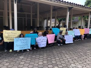 Pedagang TM2 Tuding Ada Lapak Siluman di Balik Munculnya Kubu Prorelokasi Pedagang TM2 Tuding Ada Lapak Siluman di Balik Munculnya Kubu Prorelokasi