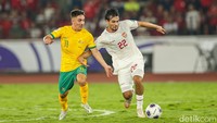 Di era pelatih patrick Kluivert di Timnas Indonesia, Nathan harus jalani persaingan untuk masuk ke skuad utama. Di tiga laga terakhir pada ronde ketiga kualifikasi Piala Dunia 2026, dirinya dicadangkan (Rifkianto Nugroho/detikcom)