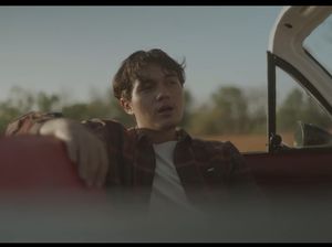 Lirik Lagu Tunggu Apa Lagi Nyoman Paul yang Trending di YouTube