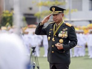 Bangganya Panglima TNI Hari Jadi ke-79 TNI AL Digelar di Kapal Perang Buatan Anak Negeri Bangganya Panglima TNI Hari Jadi ke-79 TNI AL Digelar di Kapal Perang Buatan Anak Negeri