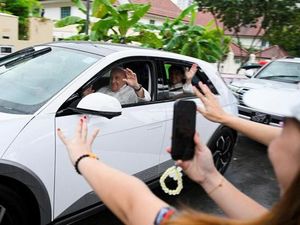 Bukan Merek Toyota, Paus Fransiskus Naik Mobil Ini di Singapura