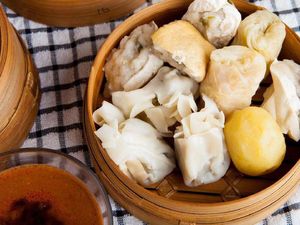 7 Makanan Kaki Lima Terbaik di Indonesia, Ada Favoritmu? 7 Makanan Kaki Lima Terbaik di Indonesia, Ada Favoritmu?