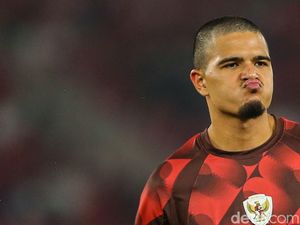 Tak Dipanggil Timnas Indonesia, Ini Kata Ragnar Oratmangoen Tak Dipanggil Timnas Indonesia, Ini Kata Ragnar Oratmangoen