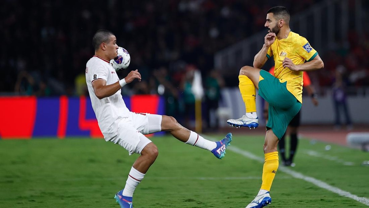 Aksi Ragnar Oratmangoen di laga melawan Australia. (Foto: Getty Images/Robertus Pudyanto)