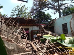 1 Rumah di Desa Krajan Klaten Tiba-tiba Ambruk, Ini Sebabnya