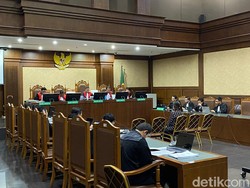 Hakim Tolak Eksepsi Petinggi Smelter Kasus Timah, Sidang Lanjut Pembuktian
