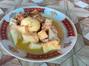 Satu-satunya di Klaten! Sompil Bu Sri Koco Sajikan Kuliner Legendaris Satu-satunya di Klaten! Sompil Bu Sri Koco Sajikan Kuliner Legendaris