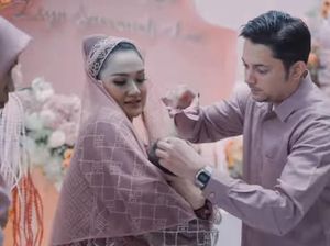 Tengku Dewi Mau Salat Istikharah Sebelum Putuskan Pisah dengan Andrew Andika Tengku Dewi Mau Salat Istikharah Sebelum Putuskan Pisah dengan Andrew Andika