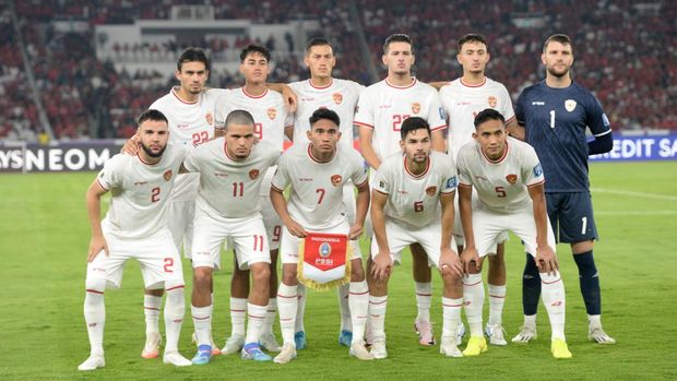 Pesepak bola Timnas Indonesia berfoto sebelum melawan Timnas Australia dalam pertandingan Grup C putaran ketiga Kualifikasi Piala Dunia 2026 Asia Utama Gelora Bung Karno, Senayan, Jakarta, Serasa (10/9/2024). ANTARA FOTO/Hafidz Mubarak A/sgd/tom.