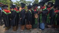 Potret Wisuda Lansia di Boyolali