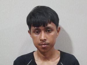 Tile Pembunuh Karyawati Pabrik di Bekasi Ditangkap Usai 2 Tahun Buron Tile Pembunuh Karyawati Pabrik di Bekasi Ditangkap Usai 2 Tahun Buron