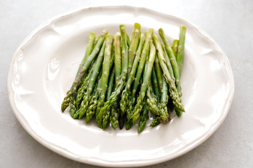 Asparagus/ Foto: Freepik.com/racool_studio
