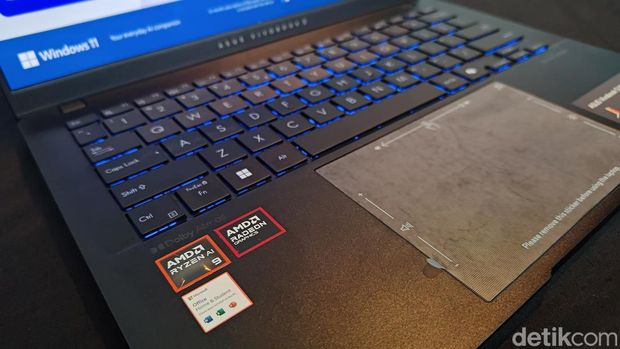 Asus resmi meluncurkan laptop barunya Vivobook S 14 OLED (M5406WA). Perangkat ini hadir dengan spesifikasi tinggi dari seri sebelumnya.