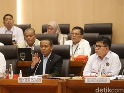Bahlil Target RI Pakai Pembangkit Listrik Nuklir di 2032