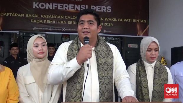 Pasangan calon Bupati Bintan, Roby Kurniawan dan Deby Maryanti, sudah mendaftar ke KPU Bintan.