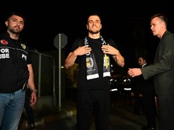 Kostic Tinggalkan Juventus demi Dilatih Mourinho