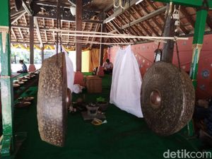 Mengenal Gamelan Sekaten Keraton Kanoman: Setahun Sekali Dimainkan Mengenal Gamelan Sekaten Keraton Kanoman: Setahun Sekali Dimainkan