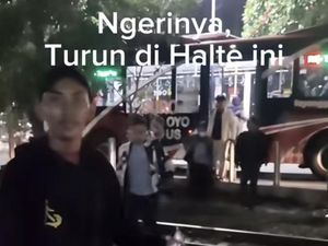 Viral Pengguna Suroboyo Bus Keluhkan Kondisi Halte, Ini Saran Pengamat