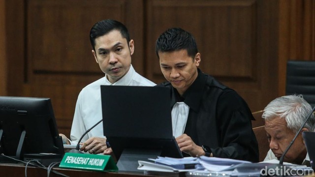 Kabar Terkini Artis dari InsertLive : Selain Fariz RM, Ini 5 Artis yang Pernah Terancam Penjara Seumur Hidup