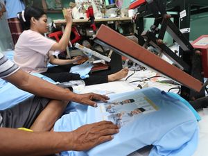 Jelang Pilkada, Pesanan Sablon Kaos di Konveksi Ini Naik 5 Kali Lipat Jelang Pilkada, Pesanan Sablon Kaos di Konveksi Ini Naik 5 Kali Lipat