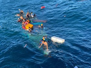 Kapal Bawa 3 Ton Kopra Terbalik di Kepulauan Tanimbar, 16 Penumpang Selamat