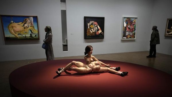 Melihat Mahakarya Surealisme Para Seniman di Paris