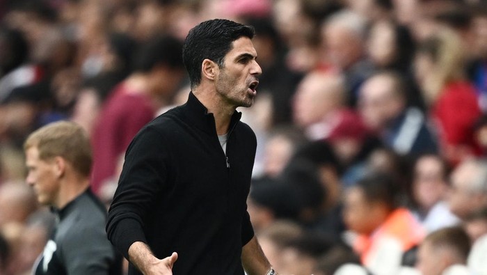 Soccer Football - Premier League - Arsenal v Brighton & Hove Albion - Emirates Stadium, London, Britain - August 31, 2024 Arsenal manager Mikel Arteta reacts REUTERS/Dylan Martinez EDITORIAL USE ONLY. NO USE WITH UNAUTHORIZED AUDIO, VIDEO, DATA, FIXTURE LISTS, CLUB/LEAGUE LOGOS OR LIVE SERVICES. ONLINE IN-MATCH USE LIMITED TO 120 IMAGES, NO VIDEO EMULATION. NO USE IN BETTING, GAMES OR SINGLE CLUB/LEAGUE/PLAYER PUBLICATIONS. PLEASE CONTACT YOUR ACCOUNT REPRESENTATIVE FOR FURTHER DETAILS..