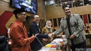 Momen Menpora-Komisi X DPR RI Raker Bahas Anggaran dan Isu Terkini