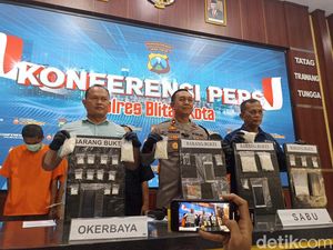 5 Pengedar Sabu dan Pil Dobel L di Kota Blitar Diringkus, 1 di Bawah Umur 5 Pengedar Sabu dan Pil Dobel L di Kota Blitar Diringkus, 1 di Bawah Umur