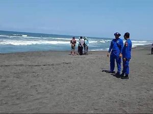 Nelayan Jaring Eret Hilang Terseret Ombak di Area Palung Pantai Samas