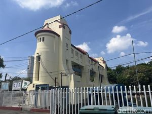 Melihat Sejarah Pintu Air Jagir yang Masih Eksis Sejak Zaman Belanda Melihat Sejarah Pintu Air Jagir yang Masih Eksis Sejak Zaman Belanda