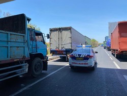 Sopir Truk Tertangkap Basah Pesta Sabu di Ruas Tol Kebomas Gresik