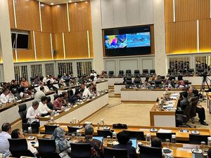 Siti Nurbaya & Sakti Wahyu Trenggono Kompak Pamit ke Komisi IV DPR Siti Nurbaya & Sakti Wahyu Trenggono Kompak Pamit ke Komisi IV DPR