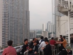 Terpikat Pemandangan Gedung Pencakar Langit Jakarta di Tanjakan 13