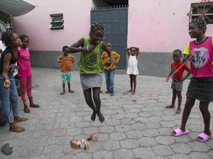 Tawa Anak-anak Haiti di Tengah Kekerasan Geng