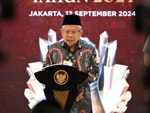 Wapres Maruf Amin Harap 99,5 Persen Pekerja Terlindungi Jaminan Sosial Wapres Maruf Amin Harap 99,5 Persen Pekerja Terlindungi Jaminan Sosial