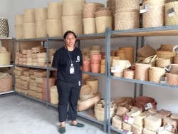 Anyaman Lontar dari Flores Timur Diekspor ke 50 Negara