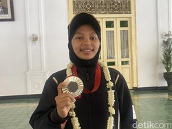 Kisah Perjuangan Qonitah Raih Medali Perak di Paralimpiade Paris