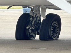 Pesawat Nyaris Tabrakan, Rem Mendadak Hingga Ban Meledak