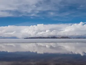 Perubahan Iklim Satukan Dua Danau yang Terpisah Berabad-abad