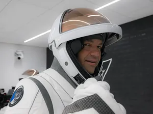 Punya Harta Rp 29 T, Konglomerat Ini Jadi Sipil Pertama yang ke Luar Angkasa