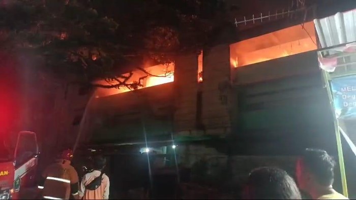 kebakaran Pasar Baru Comboran kebakaran Pasar Baru Comboran